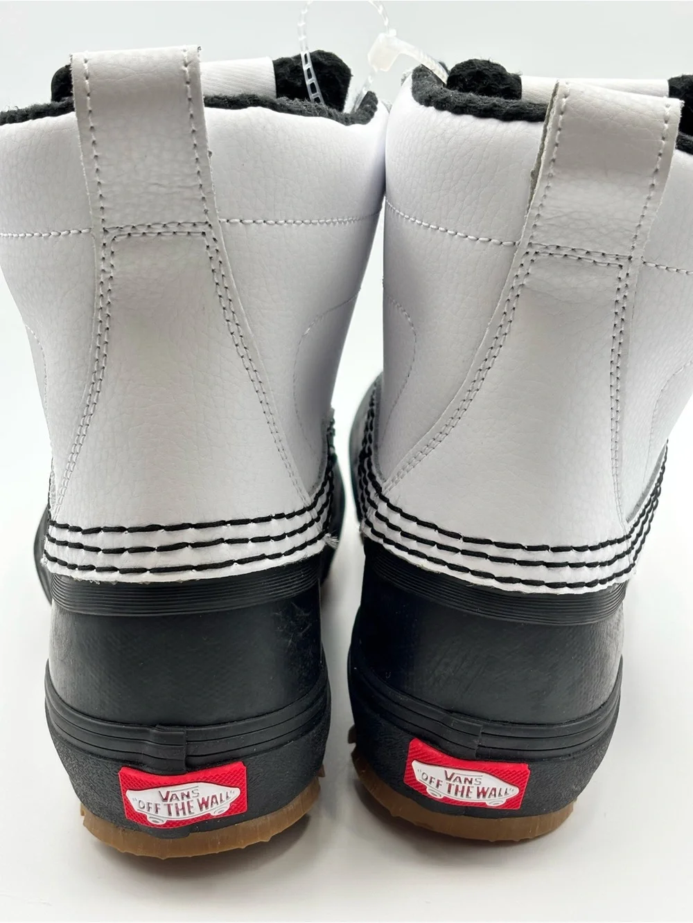 VANS x Kennedi Deck  Standard Mid Snow MTE Boot Shoes White / Black Size 8.5